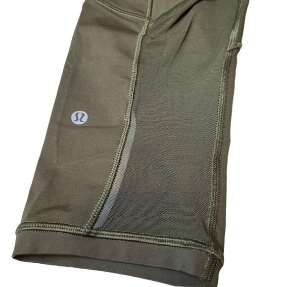 Lululemon Outrun 17" Crop Military Green Size 6 - Picture 9 of 13